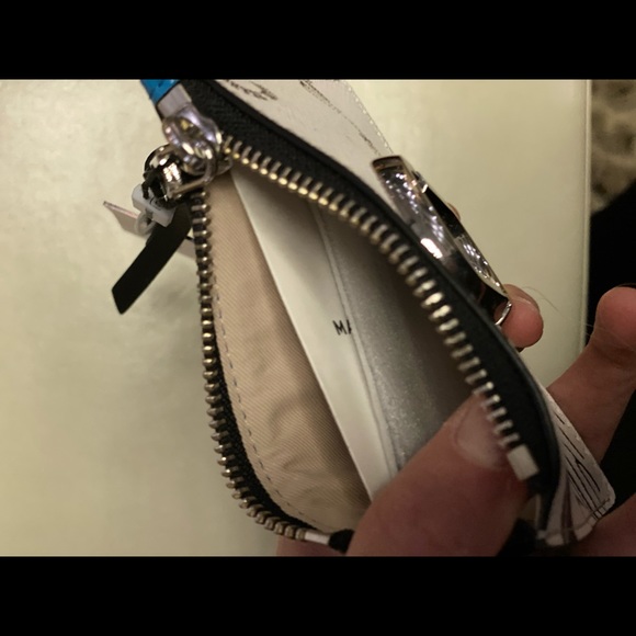 NEW! Snoopy x Marc Jacobs Snapshot Multi Wallet - Picture 9 of 15